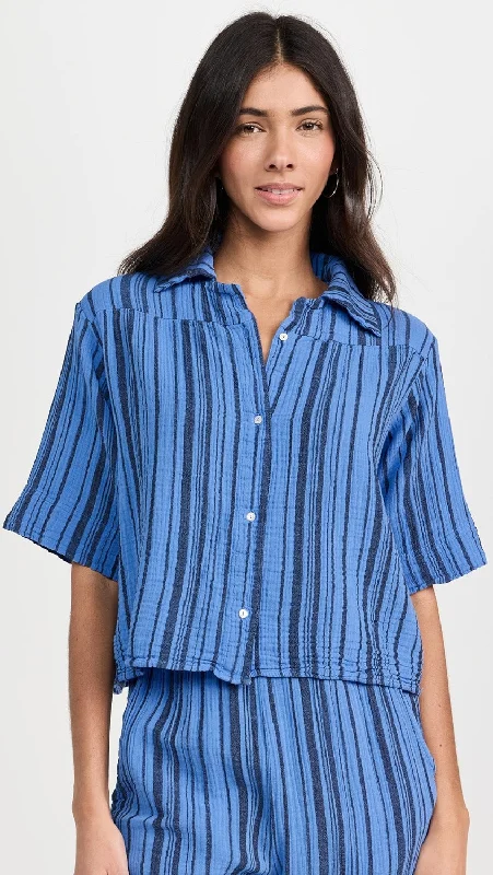 9Seed Encinitas Gauze Short Sleeve Button Down Blouse in Blue Lagoon Everyday Stylish Blouse