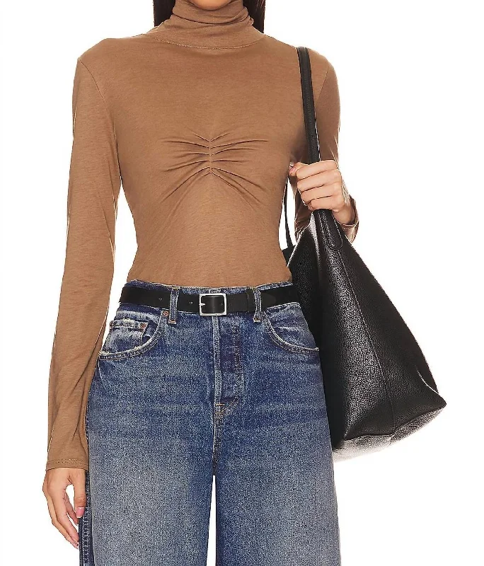 Eris Turtleneck Tee In Teddy Graphic T-Shirt Round Neck Polyester