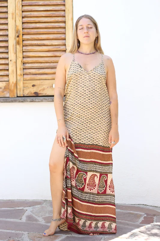 PUNAR Maxi Dress (S/M) Elegant Velvet Maxi Dress