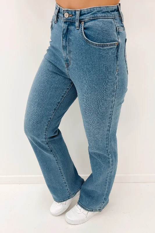 Hi Flare Relaxed Jean Blue Momentum Fashionable Bootcut Jeans