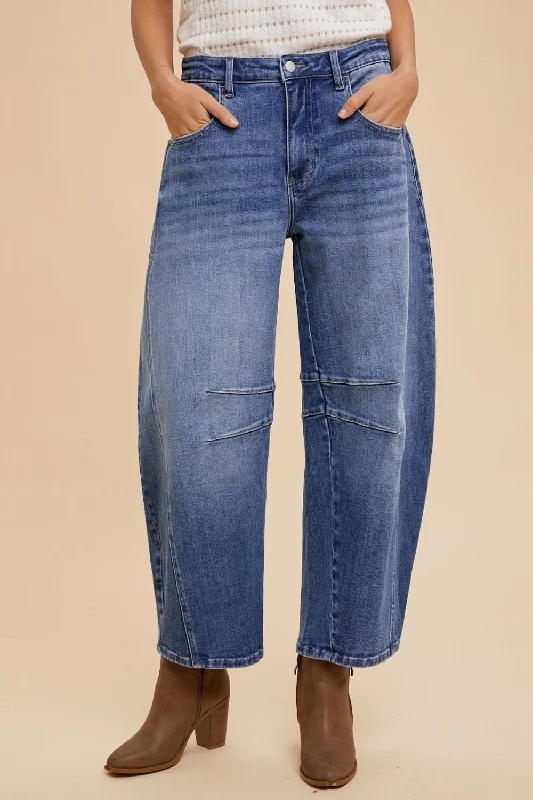 Annie Wear Mid Rise Barrel Leg Jeans with Pockets Fashionable Raw Edge Jeans