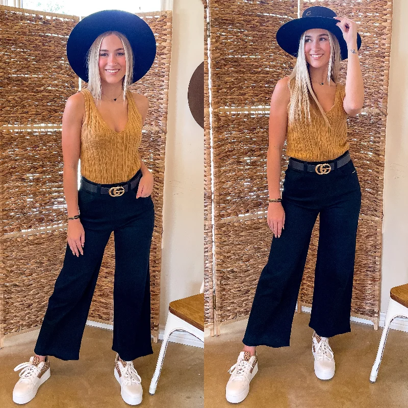 Chic Meet Up Wide Leg Cropped Denim Jeans in Black Comfortable Faded High-Rise Jeans