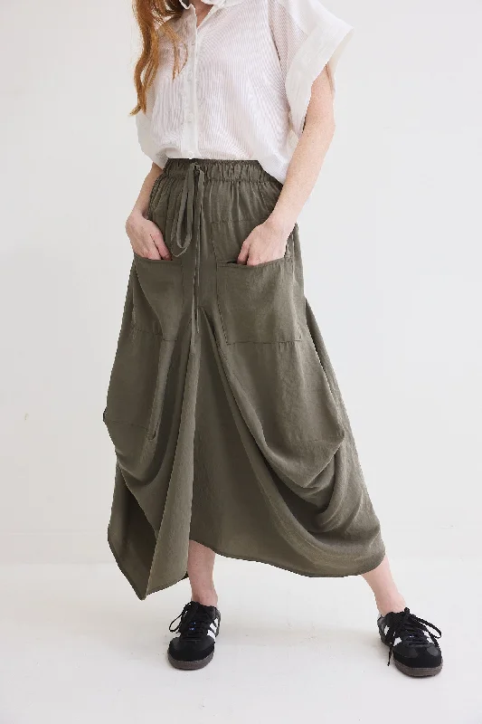 The Light Poplin Go-To Skirt leather skirt bold